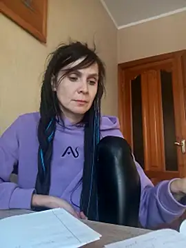 Francenia lolis online show from 12, 1, 2026