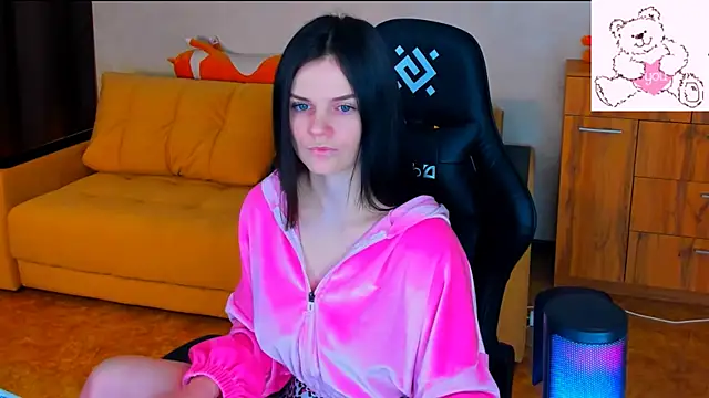 Lora Cain online show from 20, 1, 2025