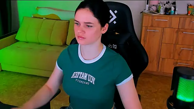 Lora Cain online show from 3, 3, 2025