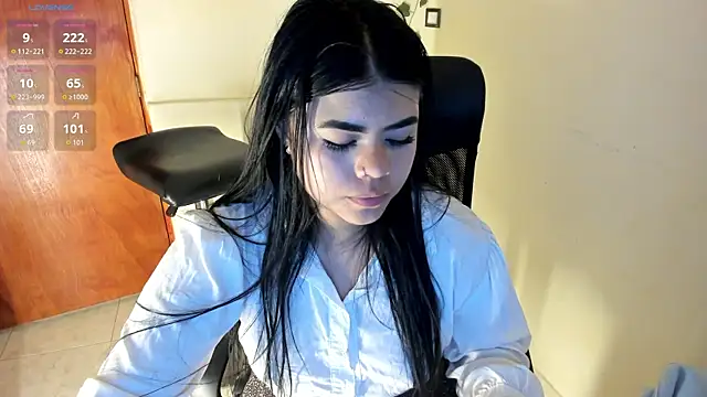 Snapshot of aitana-purple chatting on 17, 10, 2025 aitana-purple online show from 17, 10, 2025