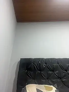 alisson carolina73 online show from 18, 7, 2026