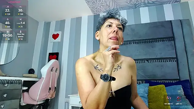 Snapshot of Julianewell chatting on 11, 9, 2025 Julianewell online show from 11, 9, 2025