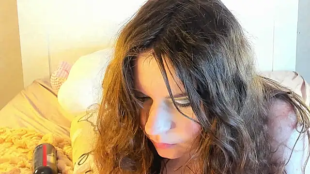 kuraii1  online show from 17, 1, 2025