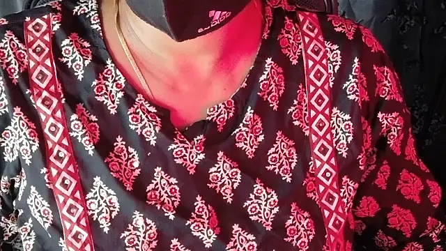 SexyAndHottie online show from 15, 4, 2026