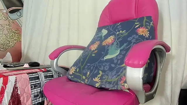 KOURTNEY-- online show from 10, 2, 2025