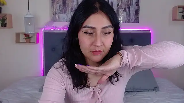 mia aira online show from 24, 10, 2025