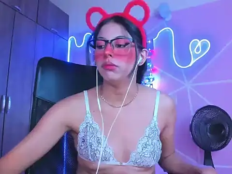  ALLYSON18  online show from 1, 2, 2025