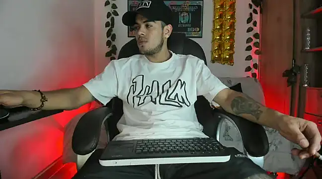 mikee scooth online show from 8, 1, 2025