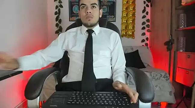 mikee scooth online show from 11, 1, 2025