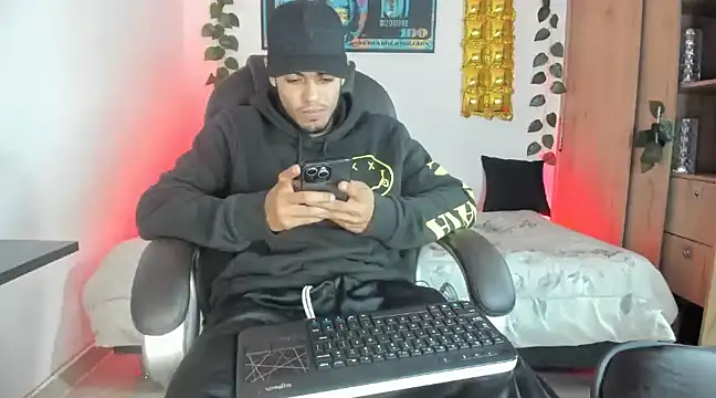 mikee scooth online show from 12, 2, 2025