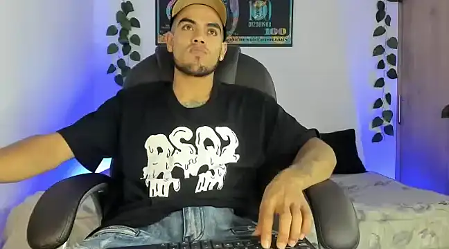 mikee scooth online show from 24, 2, 2025