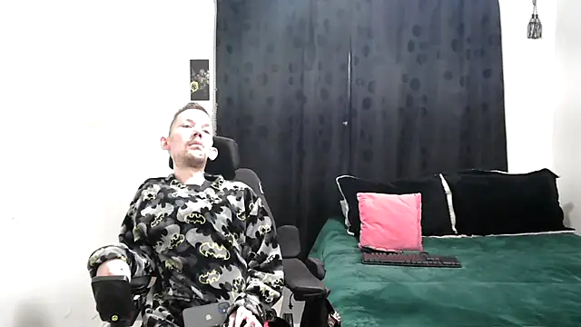 Sophia and Thomas online show from 9, 3, 2025