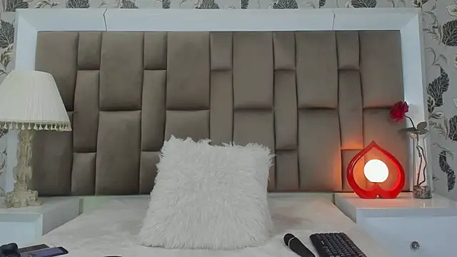 AlizonMoreti online show from 30, 12, 2024