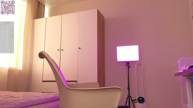 HalieCross online show from 21, 3, 2025