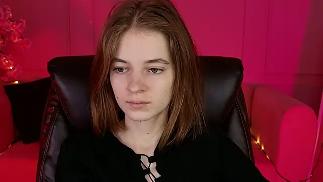 Snapshot of TinaDavil chatting on 8, 12, 2024 TinaDavil online show from 8, 12, 2024