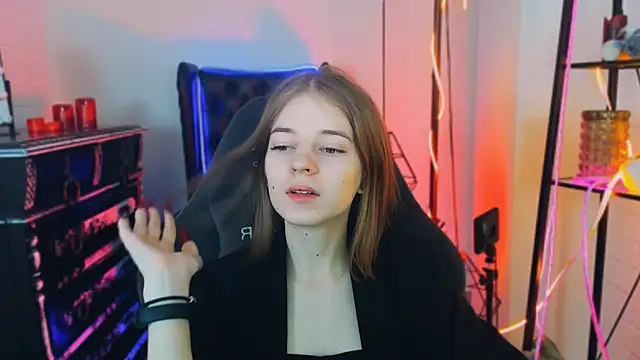 Snapshot of TinaDavil chatting on 12, 1, 2025 TinaDavil online show from 12, 1, 2025