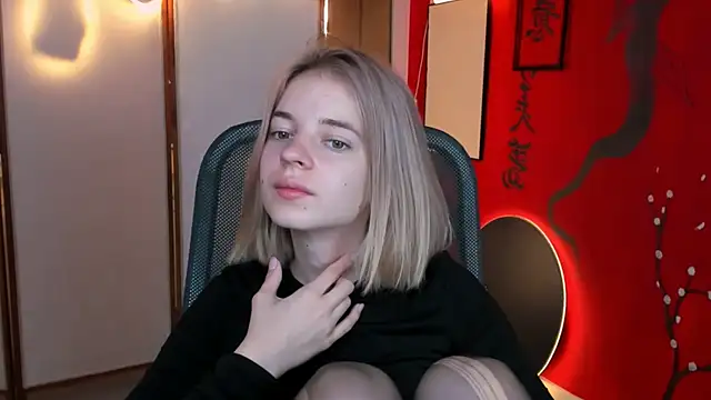 Snapshot of TinaDavil chatting on 10, 9, 2025 TinaDavil online show from 10, 9, 2025