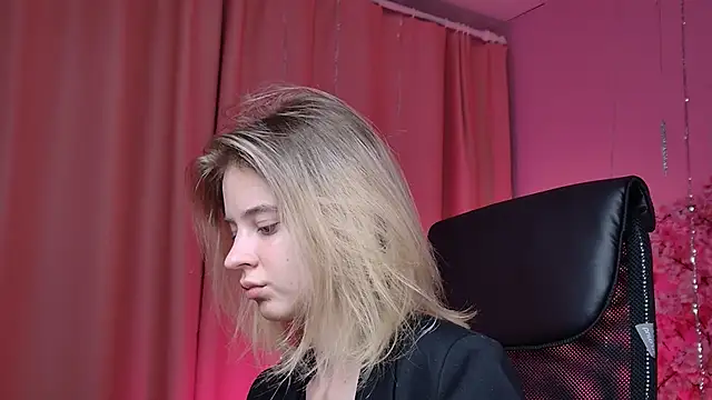 TinaDavil online show from 10, 2, 2026