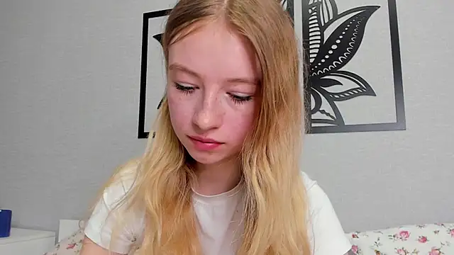 minidivaa  online show from 4, 2, 2025