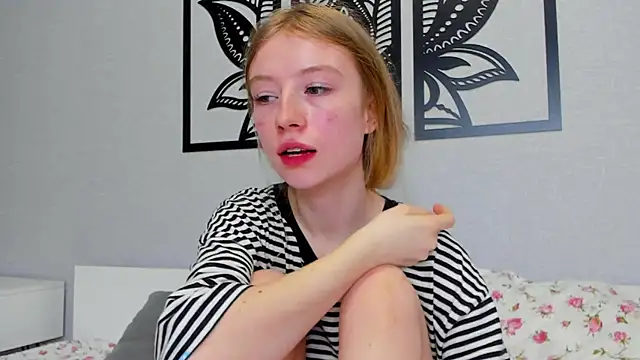 minidivaa  online show from 19, 2, 2025