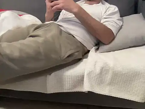 4small4inchlol online show from 25, 3, 2026