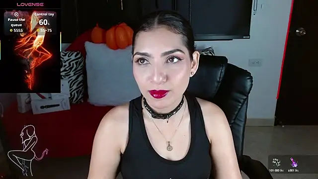 Carolaine69  online show from 2, 10, 2025