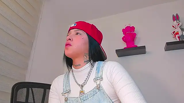 Gangster Girl online show from 5, 12, 2024