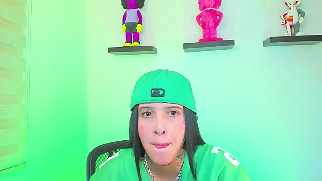 Gangster Girl online show from 14, 12, 2024