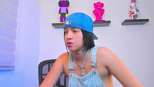 Gangster Girl online show from 17, 12, 2024