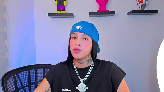 Gangster Girl online show from 21, 12, 2024