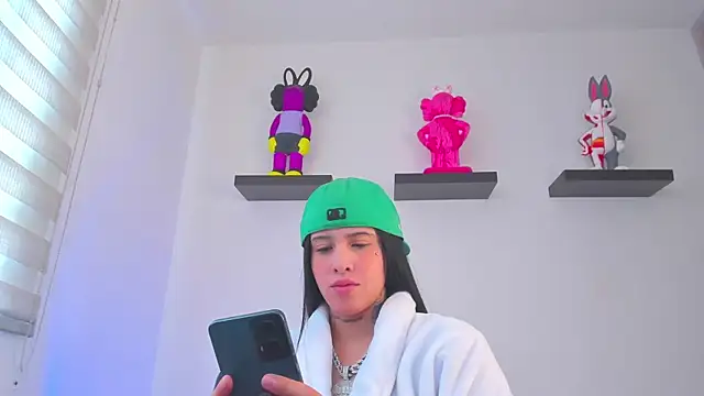 Gangster Girl online show from 26, 12, 2024