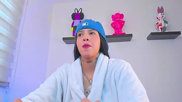 Gangster Girl online show from 27, 12, 2024