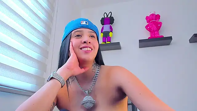 Gangster Girl online show from 31, 12, 2024