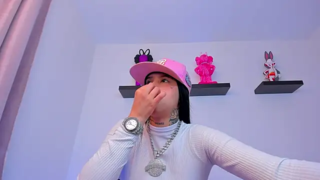 Gangster Girl online show from 5, 2, 2025