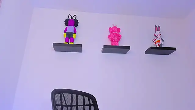 Gangster Girl online show from 19, 2, 2025