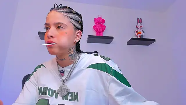 Gangster Girl online show from 21, 2, 2025