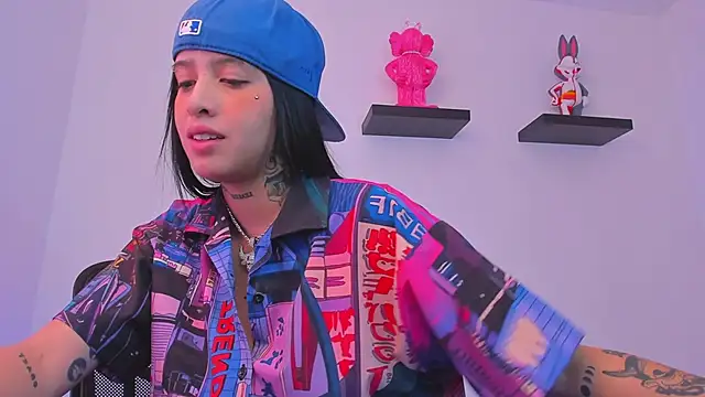 Gangster Girl online show from 16, 3, 2025