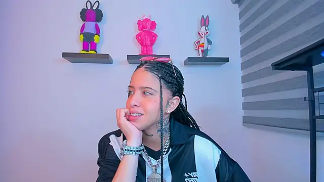 Gangster Girl online show from 5, 10, 2025