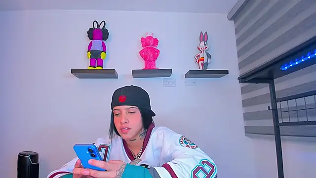 Gangster Girl online show from 14, 10, 2025