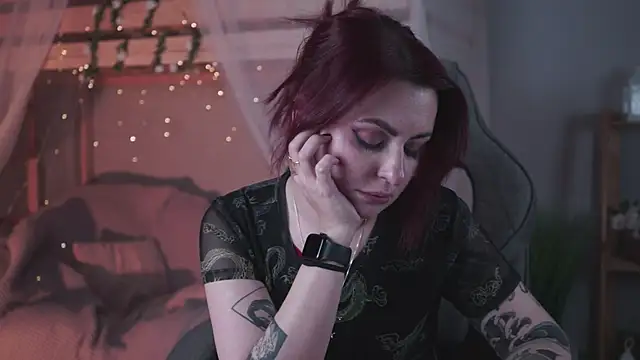 Lana  May online show from 21, 11, 2025