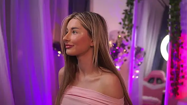 AvaShayy online show from 16, 2, 2025