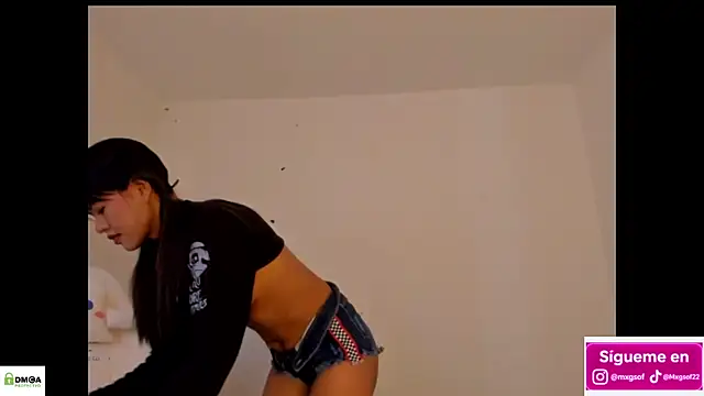 meganthompsonn22 online show from 12, 11, 2025