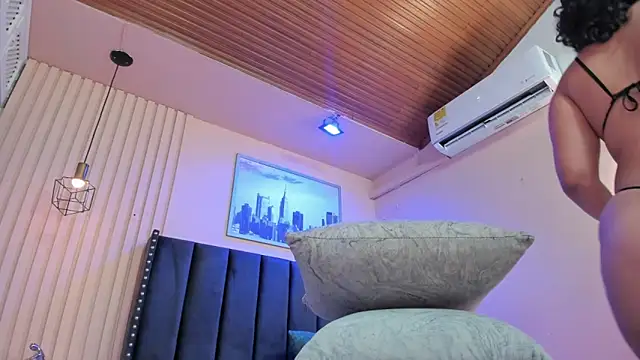 Snapshot of viiolett_lee chatting on 22, 2, 2026 viiolett lee online show from 22, 2, 2026