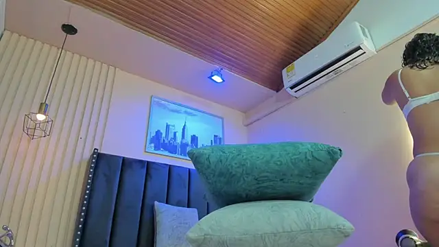 Snapshot of viiolett_lee chatting on 26, 2, 2026 viiolett lee online show from 26, 2, 2026