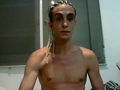 Snapshot of Lepetitmarcel chatting on 25, 5, 2026 Lepetitmarcel online show from 25, 5, 2026