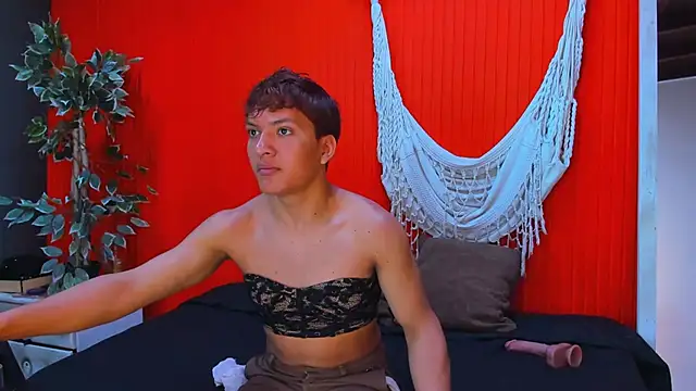 aslyhernandez 7 online show from 15, 4, 2026