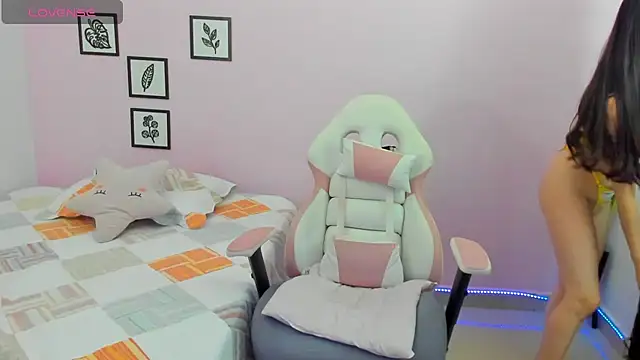 sophie pazz online show from 3, 10, 2025