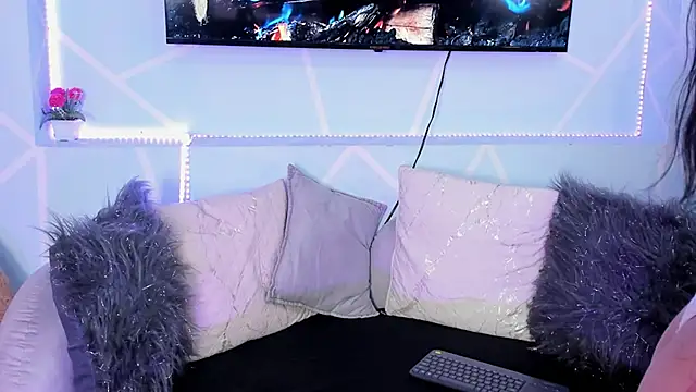 lila noa online show from 8, 11, 2025