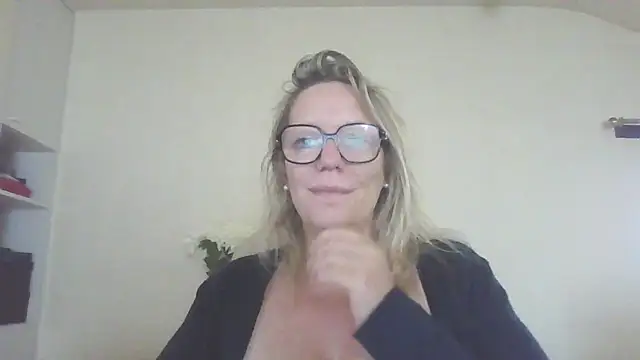 Snapshot of Silkesquirt chatting on 21, 9, 2025 Silkesquirt online show from 21, 9, 2025