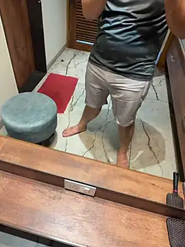 Snapshot of versatile_guy01 chatting on 9, 2, 2026 versatile guy01 online show from 9, 2, 2026